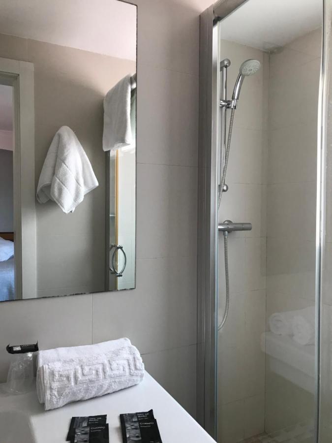 Hostal Can Pou Vidreres Extérieur photo