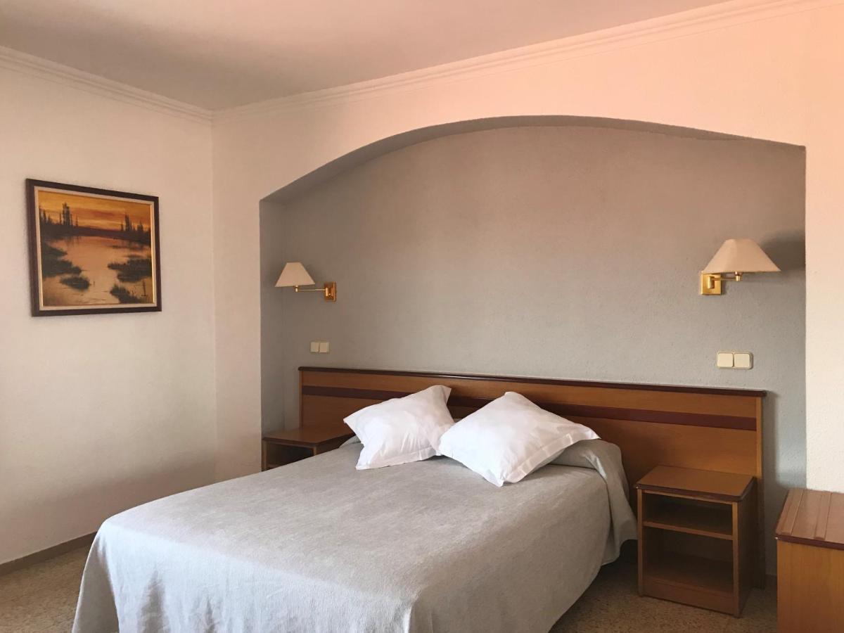 Hostal Can Pou Vidreres Extérieur photo