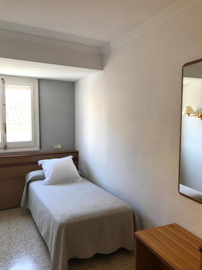 Hostal Can Pou Vidreres Extérieur photo