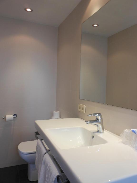 Hostal Can Pou Vidreres Chambre photo