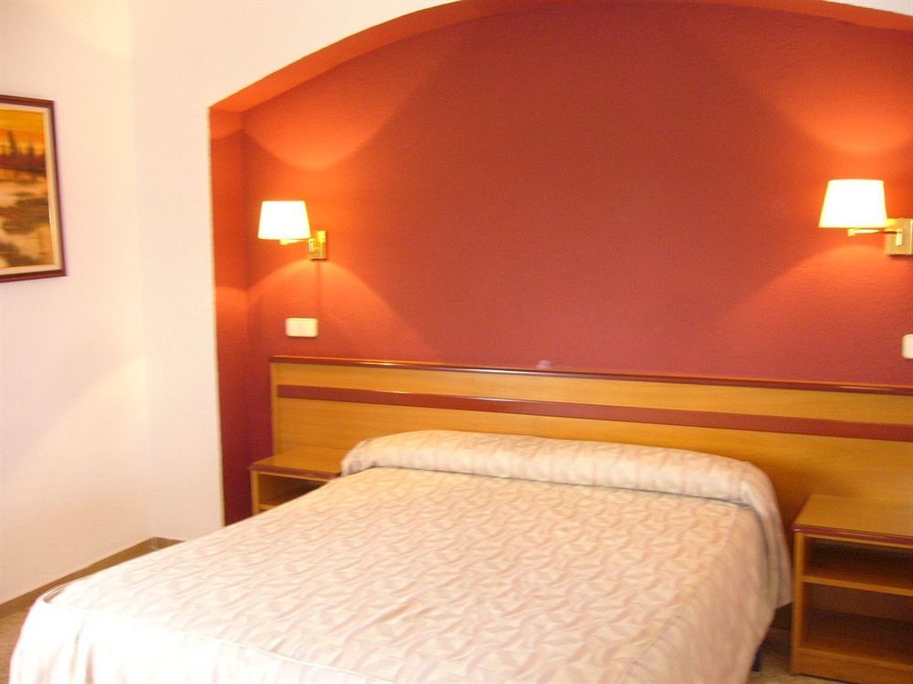 Hostal Can Pou Vidreres Extérieur photo